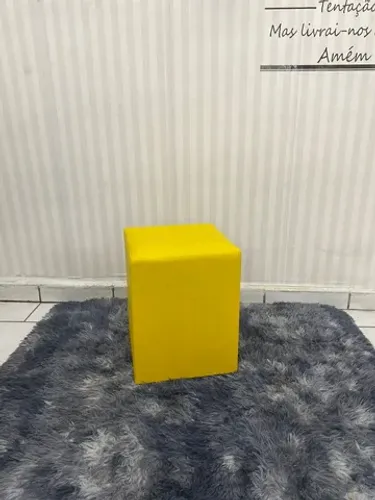 Puff Amarelo em Courino para casa ou Loja 