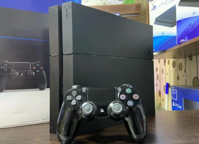 PS4 modelo nacional todo fosco 