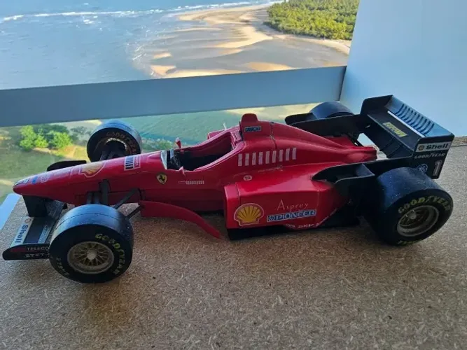 Miniatura Ferrari 310 de 1996 (Fórmula 1)