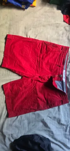 Bermuda Lacoste Vermelha