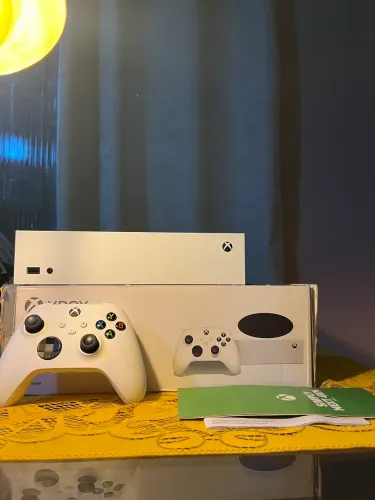 CONSOLE Xbox Series S com caixa