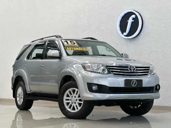 Toyota Hilux SW4 SR 4X2 2.7/ 2.7 Flex 16V Aut. 2015