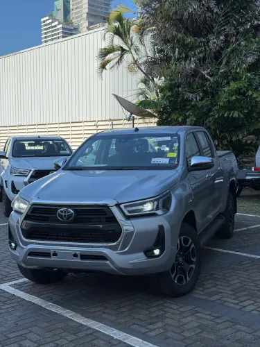 Hilux srx 2025 últimas unidades 0km ipva em 2026