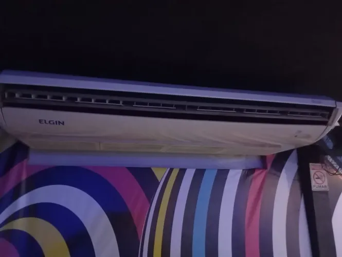 Tenho várias máquinas de ar condicionado para venda de 60 btus, 18 btus,