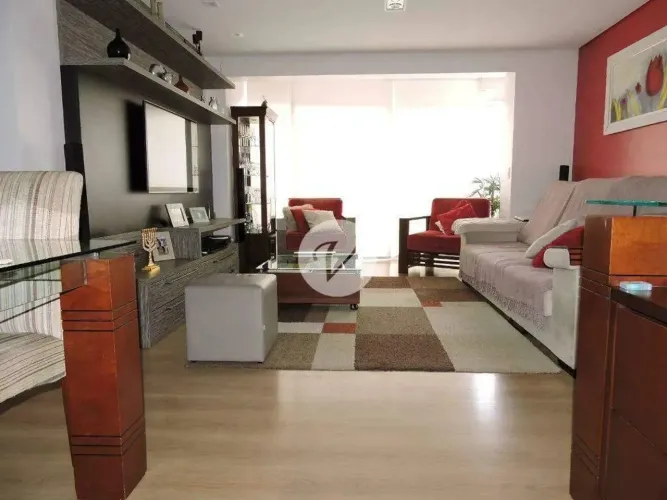 Apartamento 89m² com 3 Dormitórios (1 Suíte), 2 Vagas e Varanda Envidraçada no Condomínio