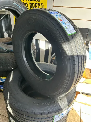 Pneu 215/75/17.5 Pneu 215 75 R17.5 Ling Long