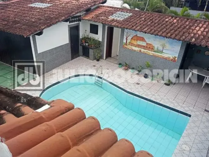 RECREIO DOS BANDEIRANTES CONDOMINIO VIVENDAS DO SOL CASA DUPLEX 5 QUARTOS 2 SUITES ARMÁRIO