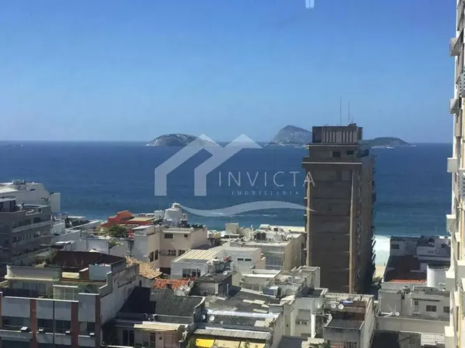 Excelente sala comercial, com localização e vista privilegiada para o mar