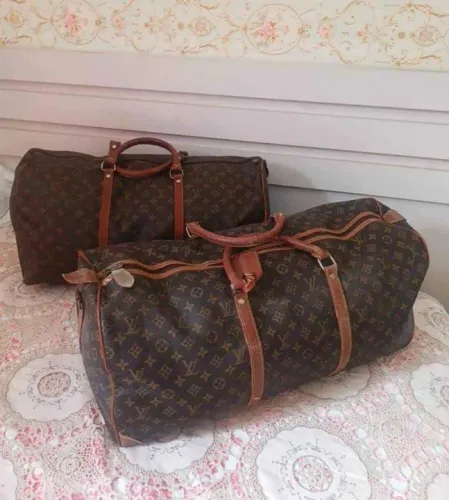 Duas malas Louis Vuitton