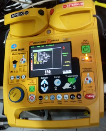 Vendo ou *Alugo Respirador, Cardioversor, Monitor Multiparâmetro, Bomba de Infusão, etc*.