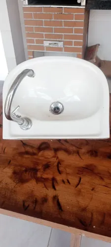 Pia Lavatório Banheiro Louça Branca peq. 38x30 cm com torneira inox