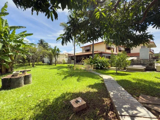 Excelente Oportunidade Lago Norte!! QI 12- Lote Especial em Esquina com 6 Suítes! Possibil