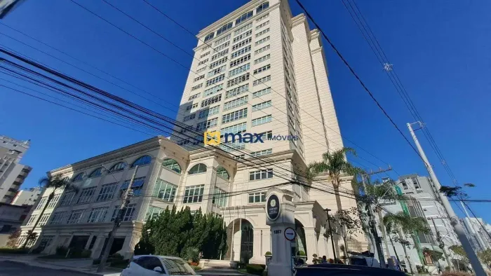 Locação: Sala Comercial Térrea. Bairro Centro (Itajaí)