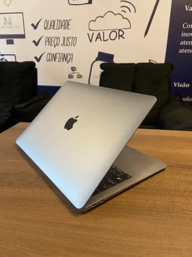 MacBook Air 13" 2018 i5 8GB 256SSD semi-novo. Aceitamos troca. Loja física.