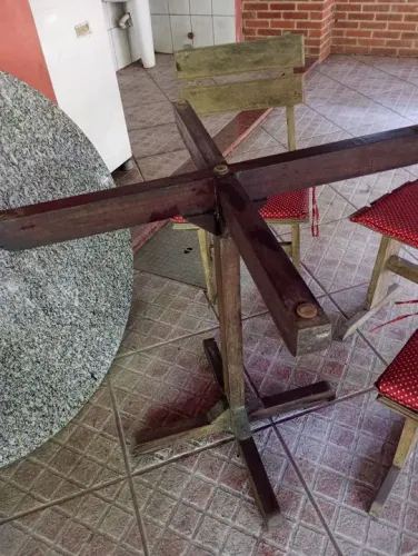 Conjunto de 4 Cadeiras de Madeira