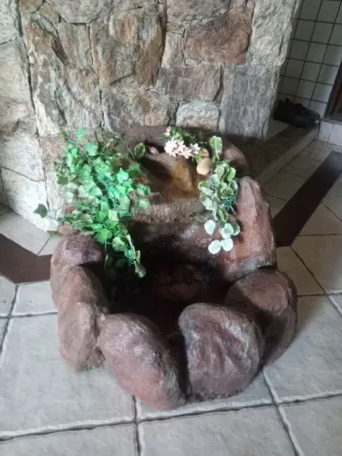 Fonte cascataDecorativa de Pedra