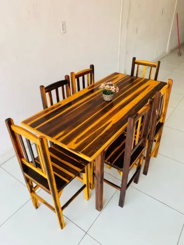 Mesa de Jantar em Madeira pau branco 6 Cadeiras