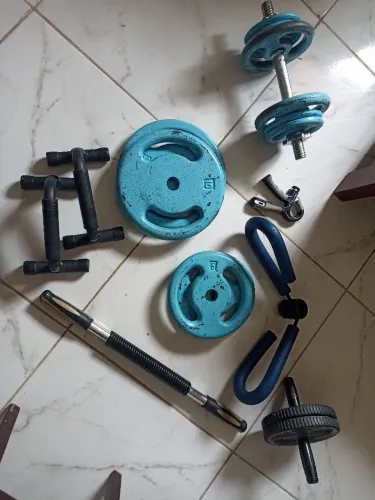 Vendo equipamentos de musculação e ginástica