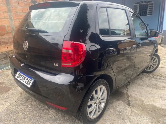 Volkswagen Fox 1.6 MI Total Flex 8V 5P 2014