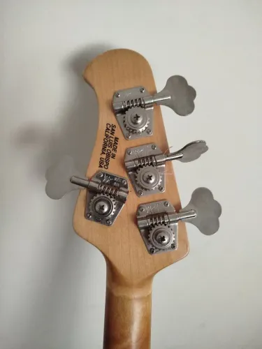 Baixo Music Man
