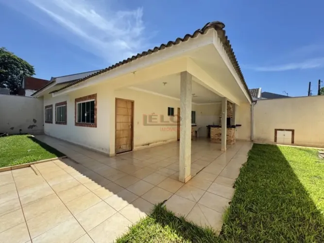 Casa com 3 quartos de esquina