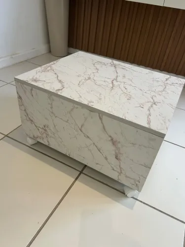 Mesa de Centro imita mármore 