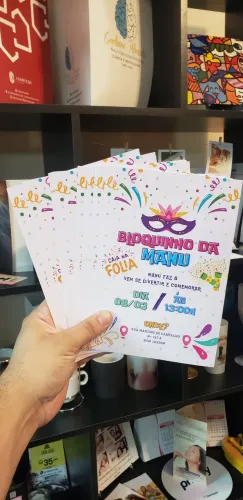 Impressão de convites para aniversário, casamento, eventos