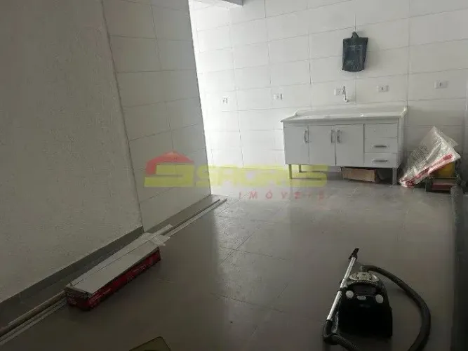 Apartamento 35m² na Vila Leonor por R$ 1.300,00