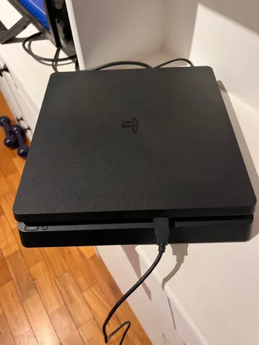 PS4 1T semi novo