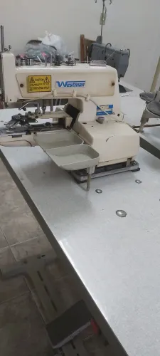 Máquina de Costura Botoneira Westman W-373