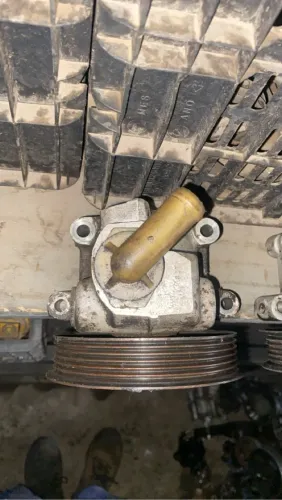 Bomba de direção hidráulica Ford Fiesta 
