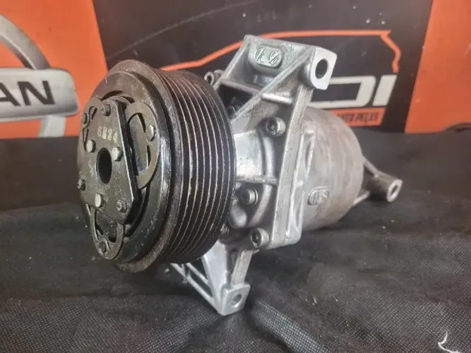 Compressor do Ar-Condicionado Nissan March Versa 1.6 2014 a 2019 92600 1HC2B