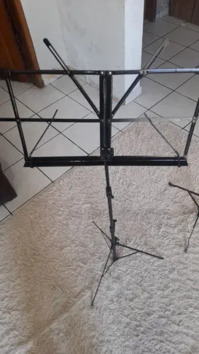 Suporte para partitura dobrável