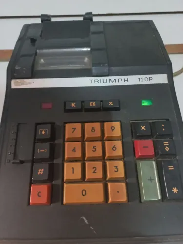 Calculadora antiga TRIUMPH 120P colecionadores
