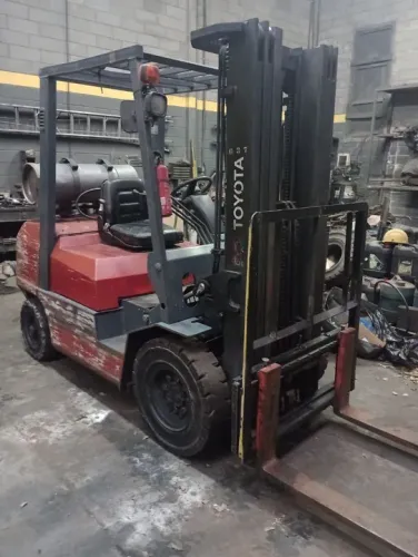 Empilhadeira Toyota FGZN25  cap 2,5 ton