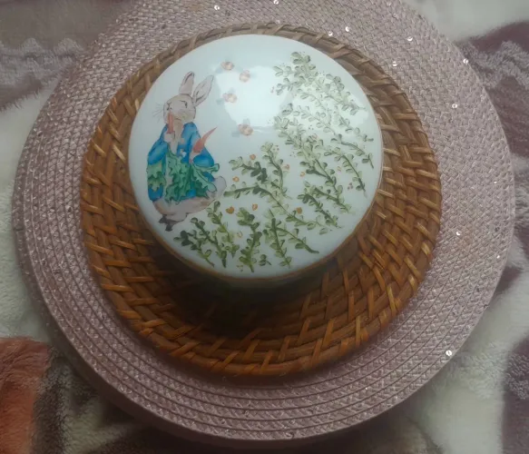 Caixa de joias pintura de porcelana com pintura de coelho