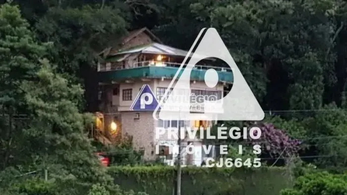 Incrível casa com vista mar e montanhas no Vidigal