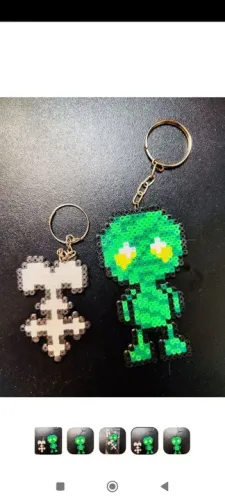 Chaveiros Amumu de League of Legends (Pixel art/Perler beads)