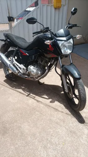 Moto bem conservada único dono, pastilha de freios, relação zeradas, peneus em ótimo estad