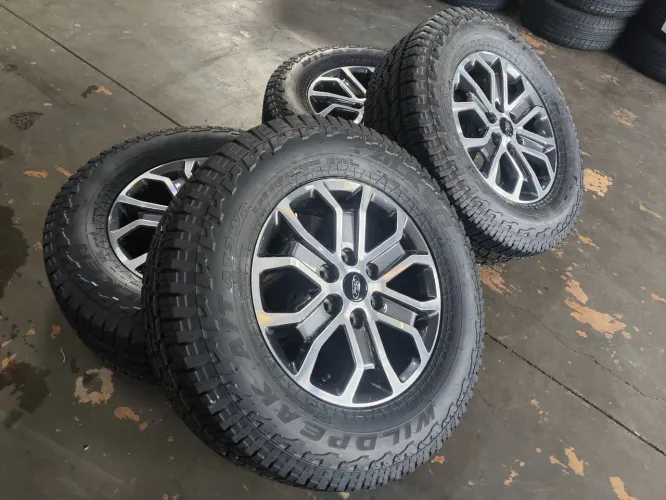 RODA ARO 18 ORIGINAL FORD RANGER LIMITED C/ PNEU ZERO À BASE DE TROCA 