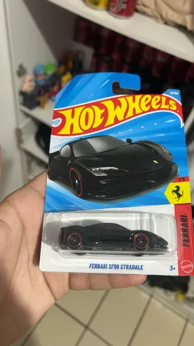 Ferrari Stradale SF90 Preta