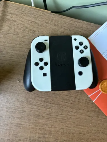 Nintendo Switch OLED Branco 64GB + microSD 128GB | Excelente Estado + Acessórios