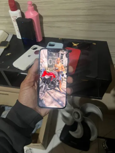 iPhone 13