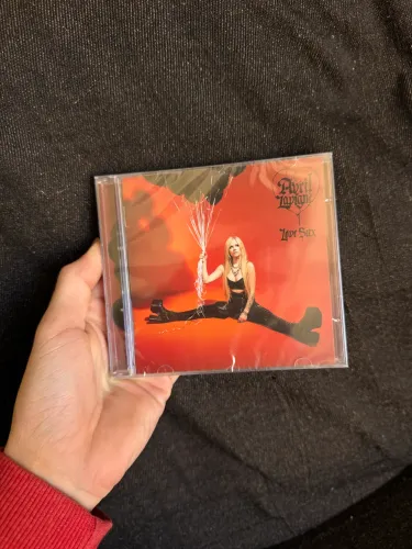 Cd Lacrado Avril Lavigne - Love Sux (2022) Original raro