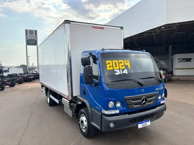 mercedes benz accelo 1017 3/4