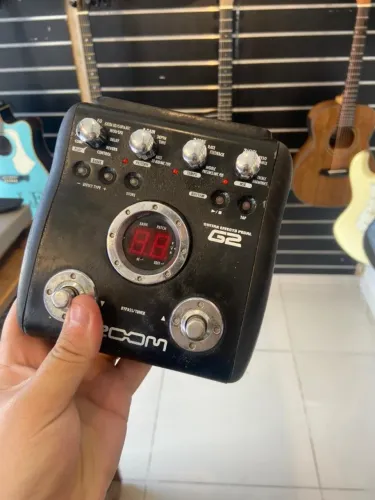 Pedalaleira Zoom G2 para guitarra