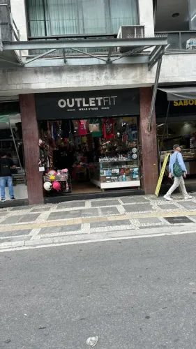 Loja de rua quase em frente galeria do rock na 24 de maio!