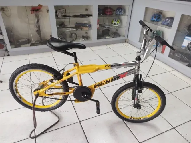 BMX aro 20" estilo freestyle faixa de 6/12 anos usada sem nenhum defeito mecânico.