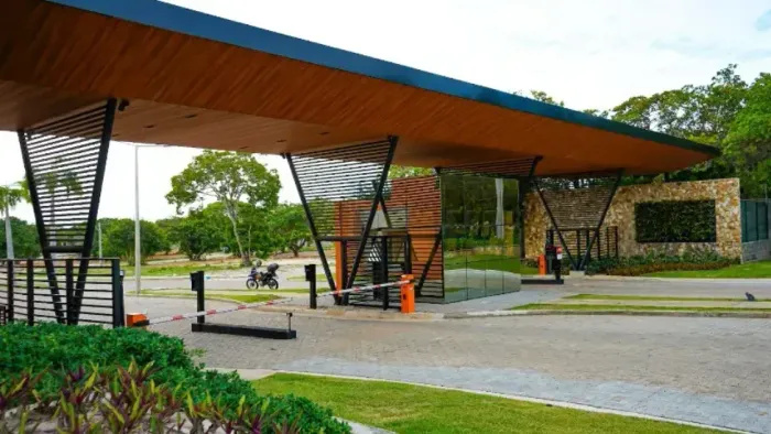 LOTE NASCENTE FRENTE AREA VERDE NO JARDINS DO LAGO MAX!