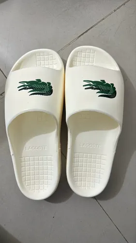 Chinelo slide lacoste